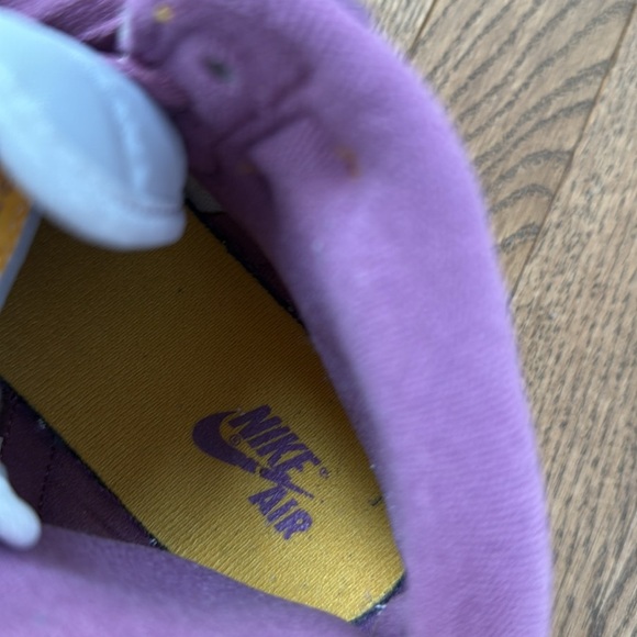 Nike Air Jordan 1 High OG "Brotherhood" sneaker - Picture 8 of 9